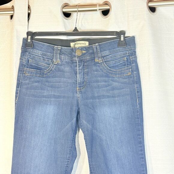 Democracy “Ab” technology cropped size 6  Blue Jeans stretch - Picture 3 of 7